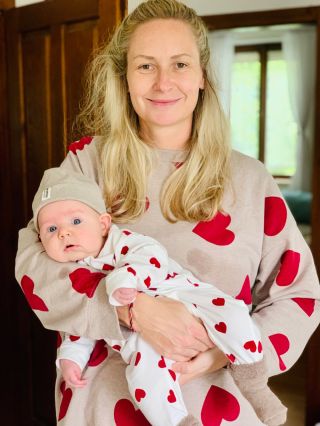 Ráda tvořím příspěvky osobně, ale posledních pár měsíců se starám o tohohle malého drobka ❤️. ⁣Odchodem do “babylandu” šla...